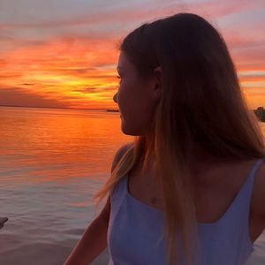 Meet your Posher, Mia